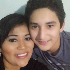 Meet your Posher, Fela